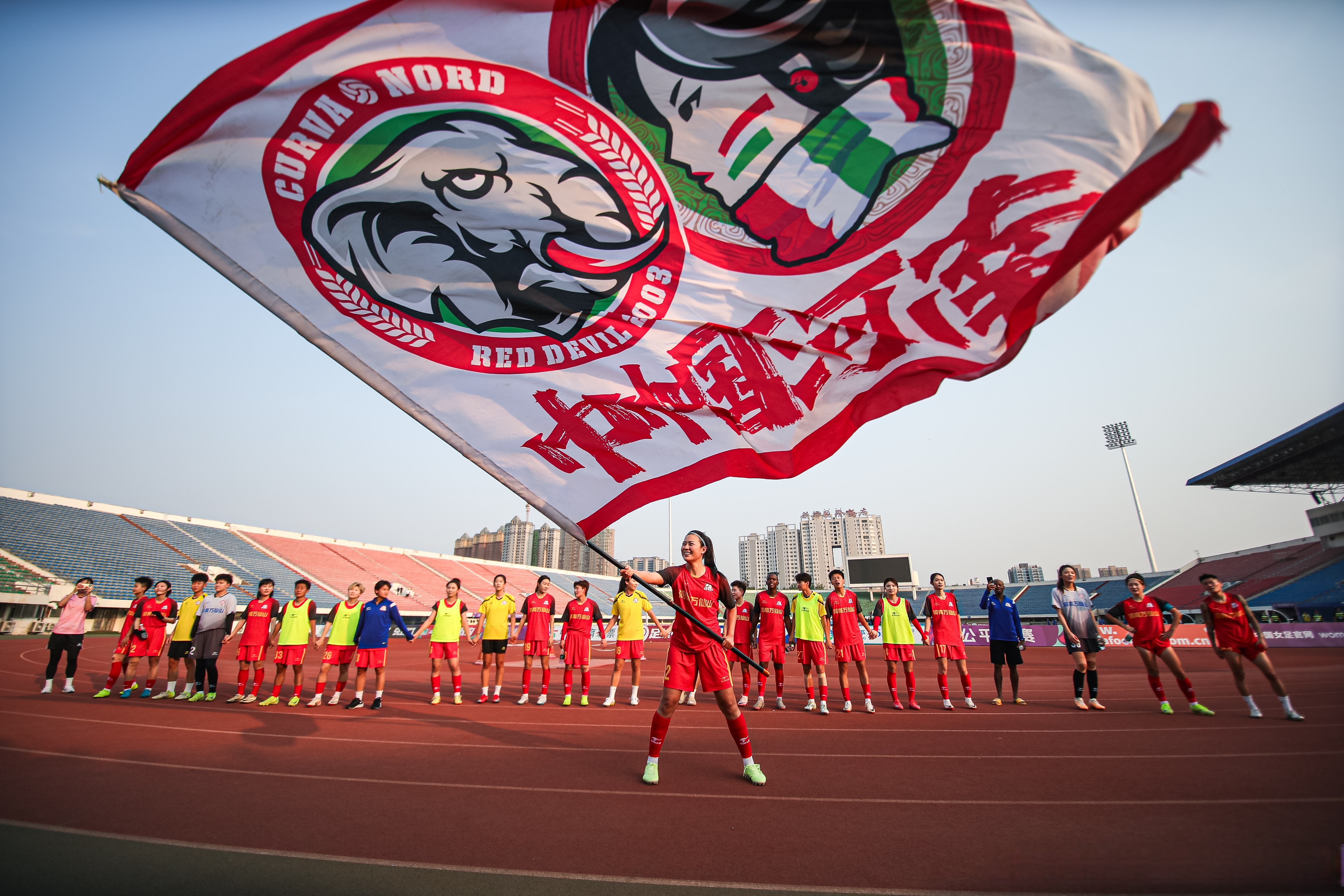 足总杯窗口期再迎强敌；俄克拉荷马雷霆单刀错失；主帅态度：赛场秩序良好；医务组通报恢复(2024年足总杯半决赛时间)-九游娱乐