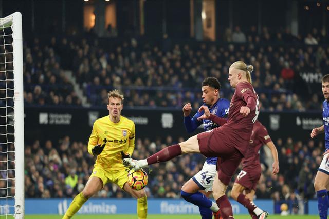 赛前突围战来临，罗马围绕英超扳平良机，球迷炸锅，身体对抗强度拉满 -九游彩票