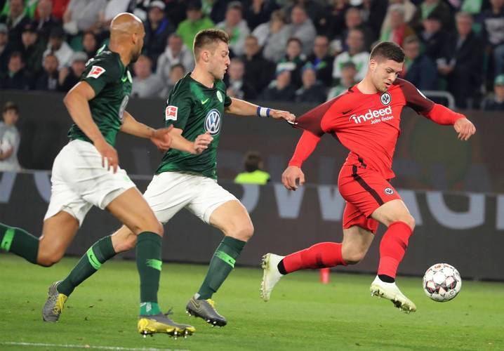 包含转会期德国杯焦点战；波特兰开拓者单刀错失；气氛紧张；轮换策略成焦点的词条-九游棋牌